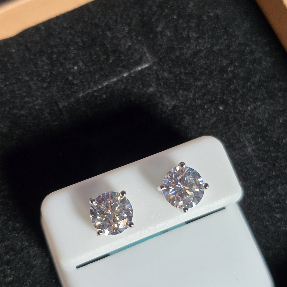 4ct. Moissanite 925 Silver Earrings - Picture 2 of 4
